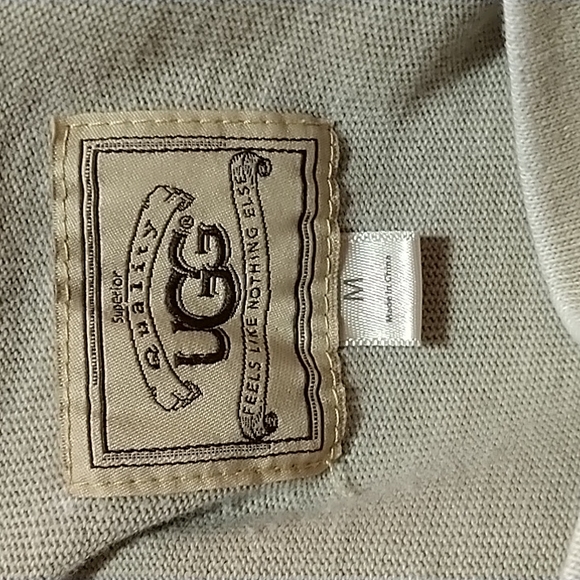 💙UGG Open Back Shirt (med only)💙 - Picture 11 of 11